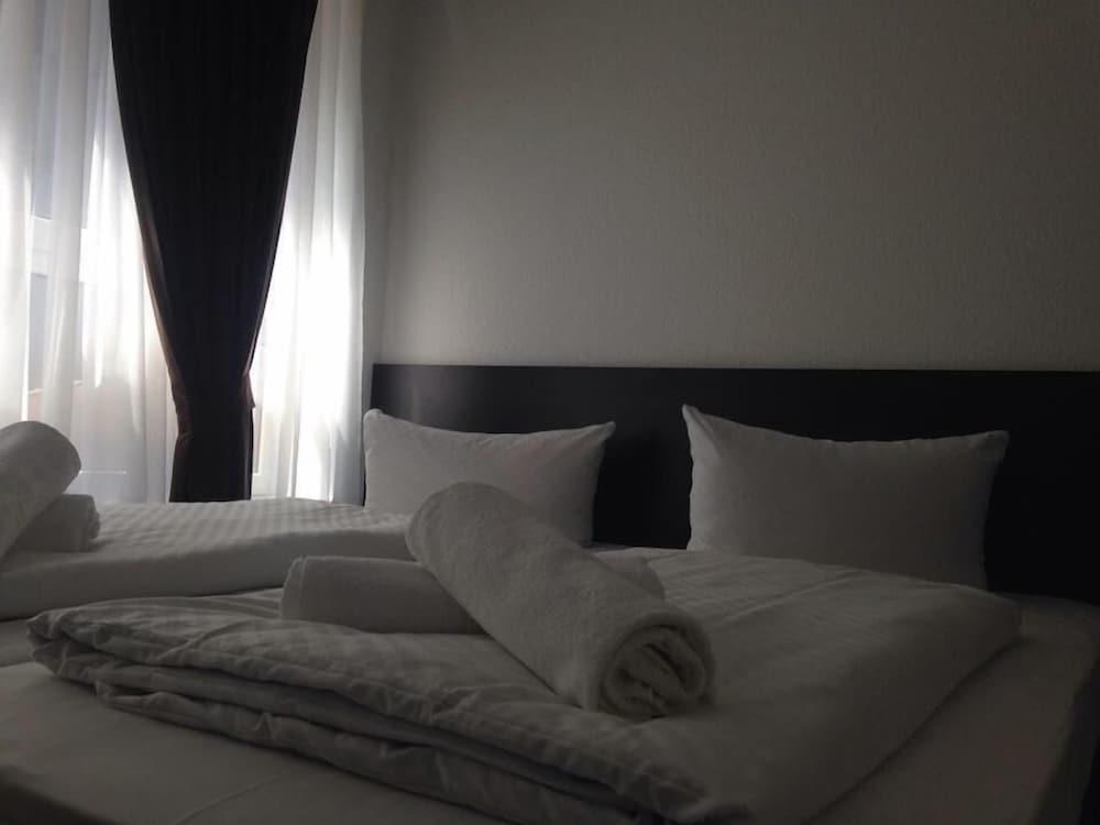 Mosel Hotel Frankfurt am Main Ngoại thất bức ảnh