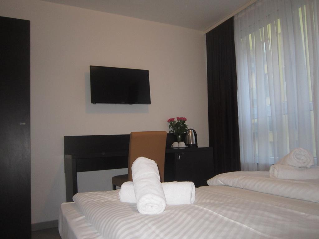 Mosel Hotel Frankfurt am Main Ngoại thất bức ảnh