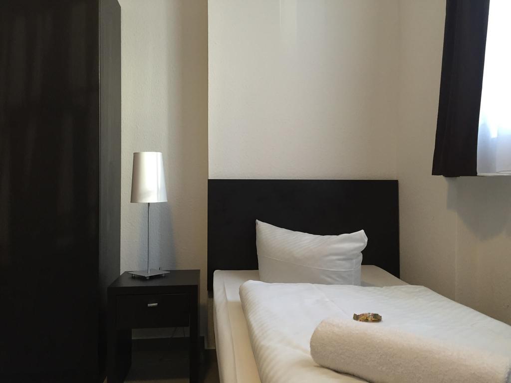Mosel Hotel Frankfurt am Main Ngoại thất bức ảnh