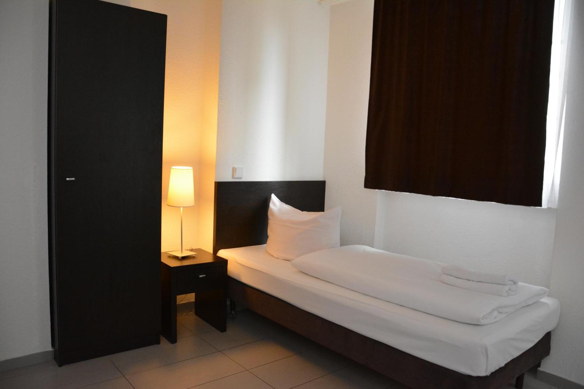 Mosel Hotel Frankfurt am Main Ngoại thất bức ảnh